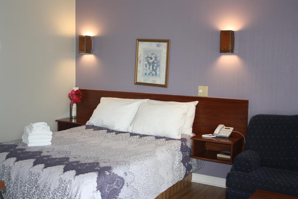 Au Doc Motel Repentigny Rom bilde